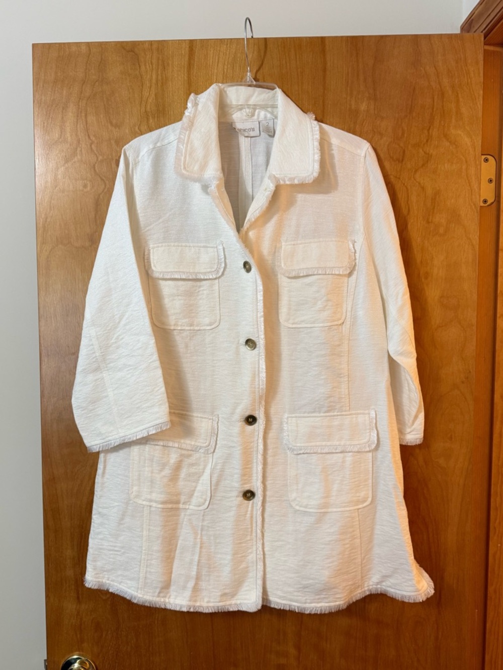 Chico’s White Fringed Jacket Blazer 3/4 Sleeve Flap Pockets Rayon Blend Chicos 2